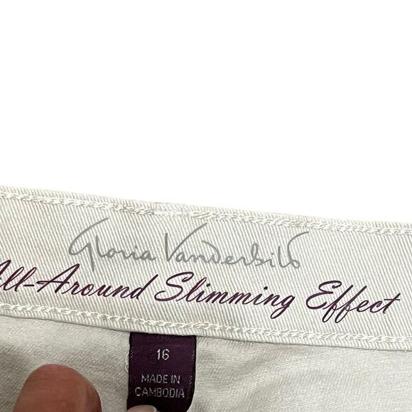 Gloria Vanderbilt Women's Amanda Capri Pants, Size 16, NWT - Picture 6 of 14